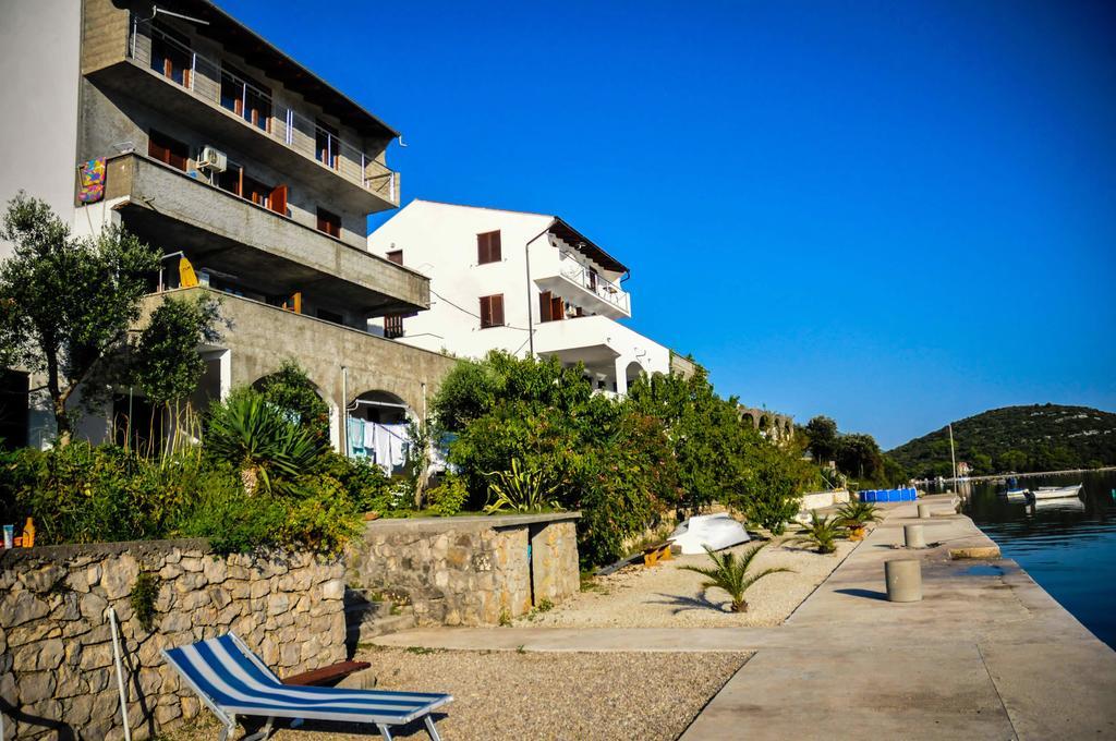 Apartments Adrialuka Dubrava  エクステリア 写真