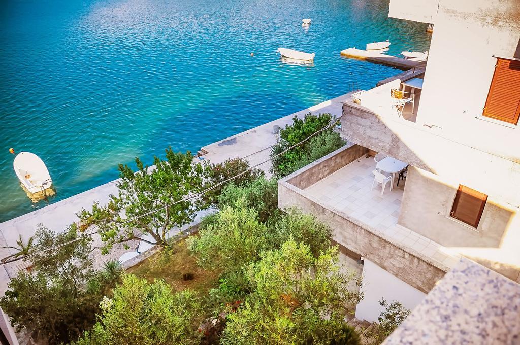 Apartments Adrialuka Dubrava  エクステリア 写真