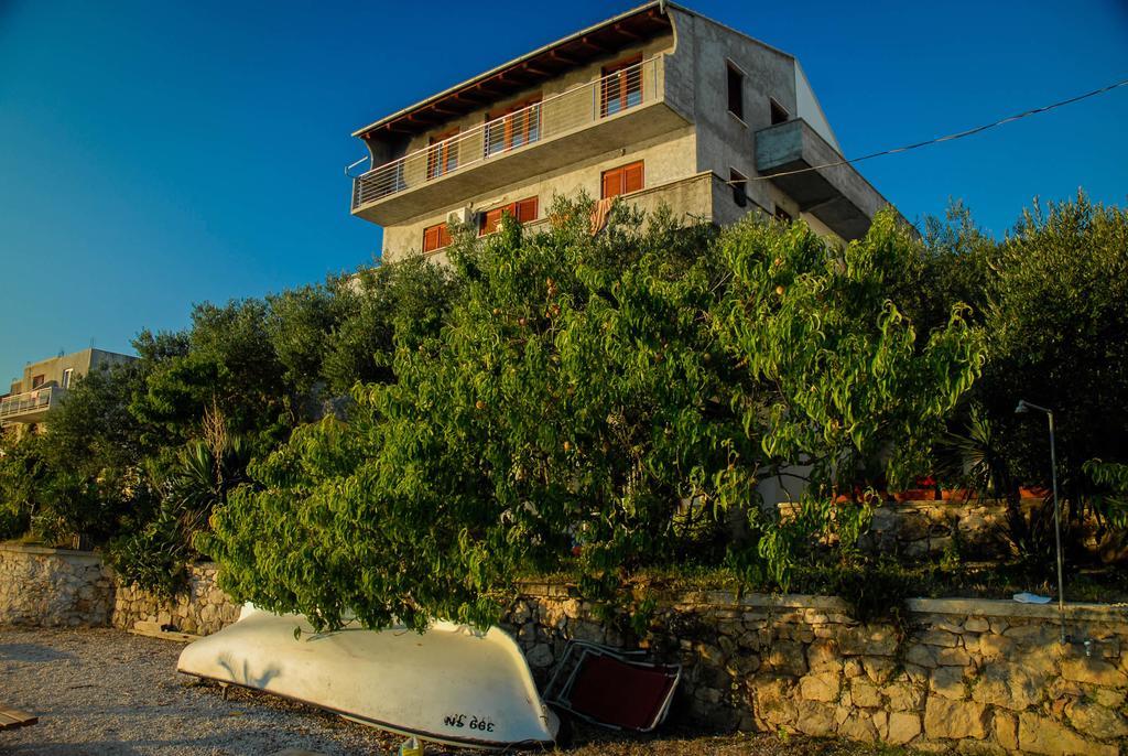 Apartments Adrialuka Dubrava  エクステリア 写真