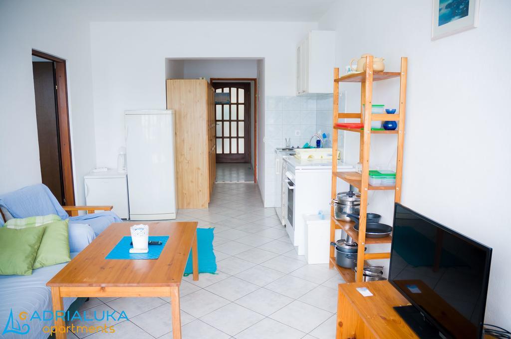 Apartments Adrialuka Dubrava  エクステリア 写真