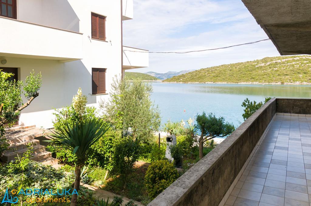 Apartments Adrialuka Dubrava  エクステリア 写真