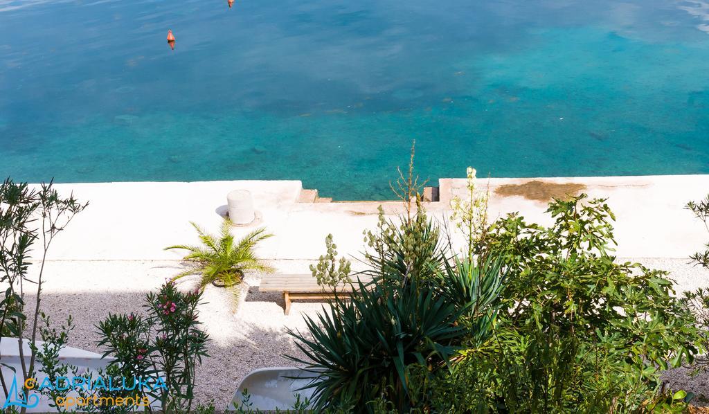 Apartments Adrialuka Dubrava  エクステリア 写真