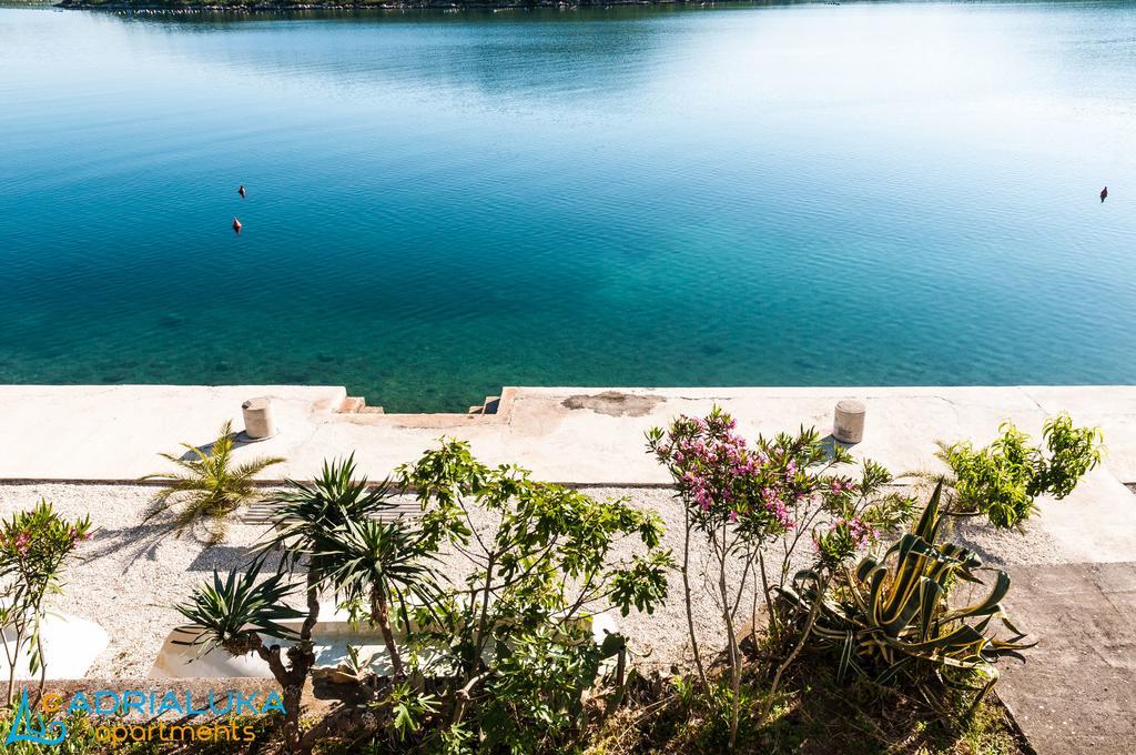 Apartments Adrialuka Dubrava  エクステリア 写真